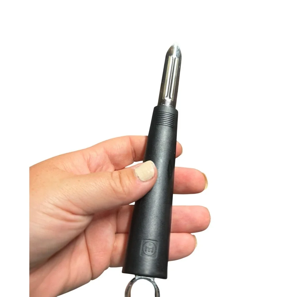 Wusthof DISCONTINUED Swiveled Vegetable Peeler 8-1/8